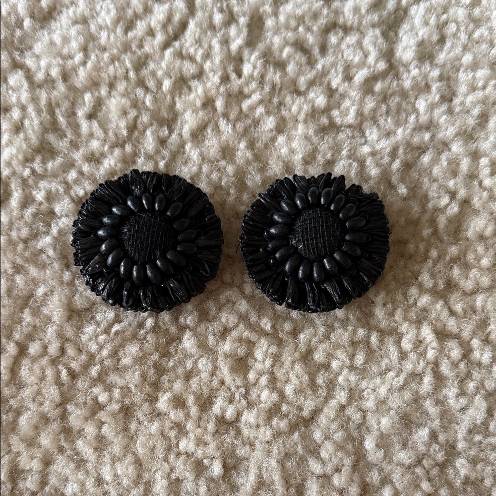 Lindsay Phillips Interchangeable Black Flower Snaps!